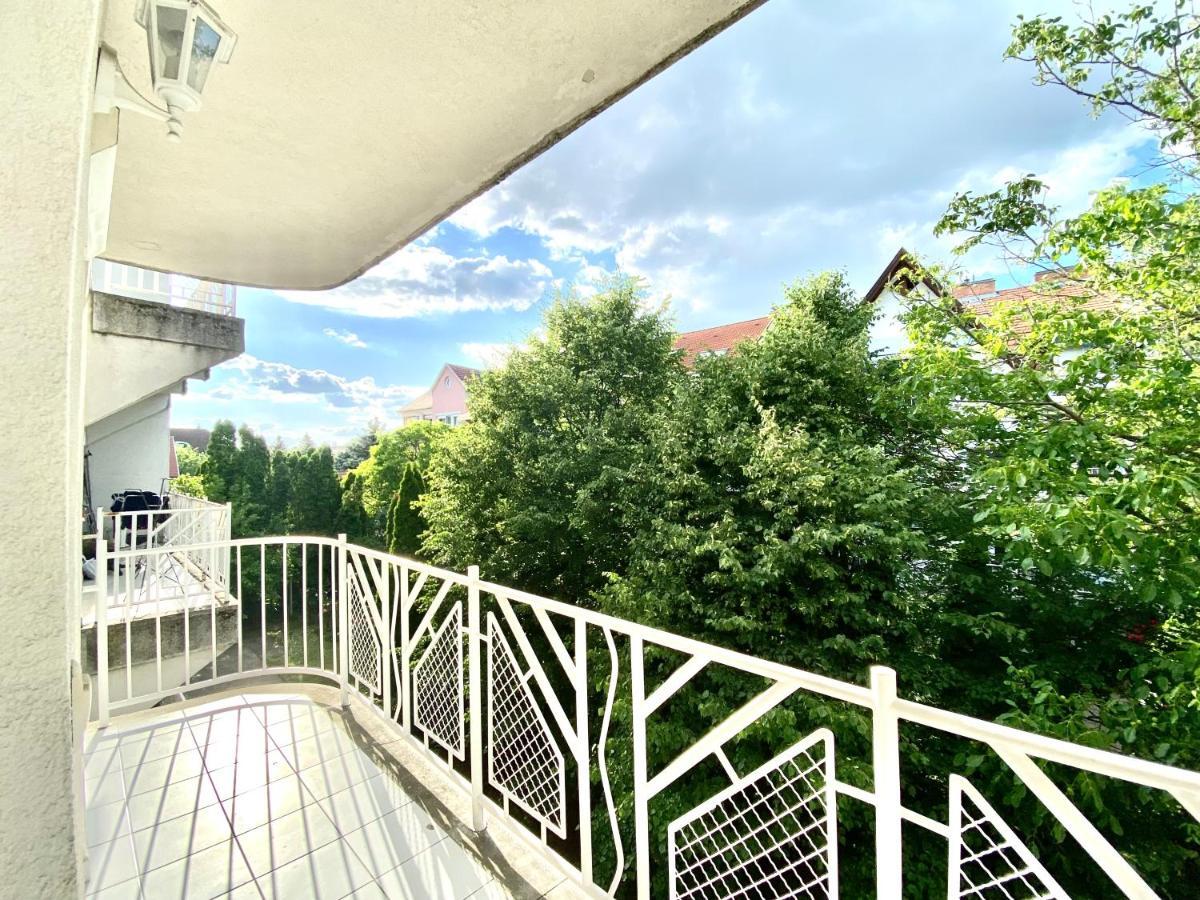 Mirell Apartman Сегед Екстер'єр фото